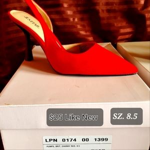 Womens Sophisticated Slingbacks 8.5